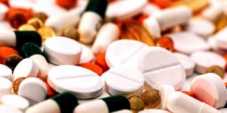 ടെൻഡർ നടപടി ഇഴഞ്ഞു നീങ്ങുന്നു; മരുന്നു വാങ്ങാൻ 25 കോടി അധികം മുടക്കണം