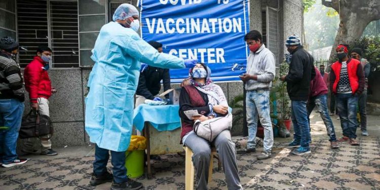 രാജ്യത്ത് കോവിഡ് നാലാം തരംഗം ഇല്ലെന്ന് ഐസിഎംആര്; 24 മണിക്കൂറില് 3,157 കേസുകള്