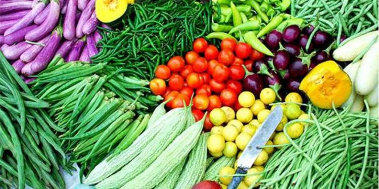 പച്ചക്കറി വില കുതിച്ചുയരുന്നു ; നൂറ് കടന്ന് തക്കാളിയും ബീൻസും