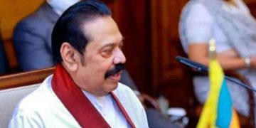 നാവികത്താവളത്തില്‍ അഭയം തേടി മഹിന്ദ രജപക്‌സെ