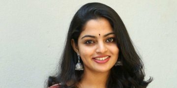 ബീഫ്​ വിവാദം: നിലപാടിൽ ഉറച്ചുനിൽക്കുന്നു, സൈബർ ആക്രമണങ്ങൾ ഗൗനിക്കാറില്ല -നിഖില വിമൽ