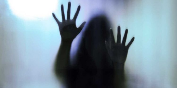 10 വർഷം വിവാഹവാഗ്ദാനം നൽകി പീഡിപ്പിച്ചു; സാഹിത്യകാരനെതിരെ പരാതിയുമായി യുവതി