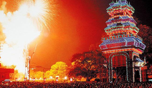 തൃശ്ശൂർ പൂരം വെടിക്കെട്ട് കാണാൻ ഇളവ്; സ്വരാജ് റൗണ്ടിലെ കെട്ടിടങ്ങൾക്ക് മുകളിൽ നിന്ന് കാണാം