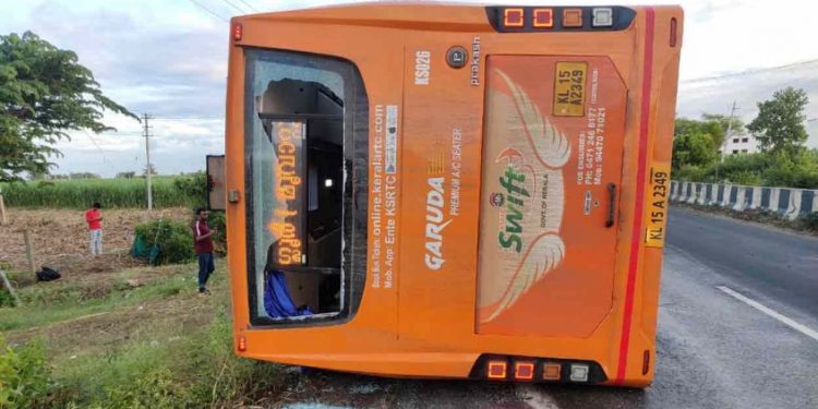 ബെംഗളൂരുവിലേക്ക് പോയ സ്വിഫ്റ്റ് ബസ് അപകടത്തിൽപെട്ടു; നിരവധിപേർക്ക് പരുക്ക്