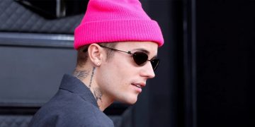 കണ്ണുചിമ്മാന്‍ പോലും വയ്യ, പുഞ്ചിരിക്കാനും വയ്യ ; തന്റെ രോഗത്തെക്കുറിച്ച് വെളിപ്പെടുത്തി ജസ്റ്റിന്‍ ബീബര്‍