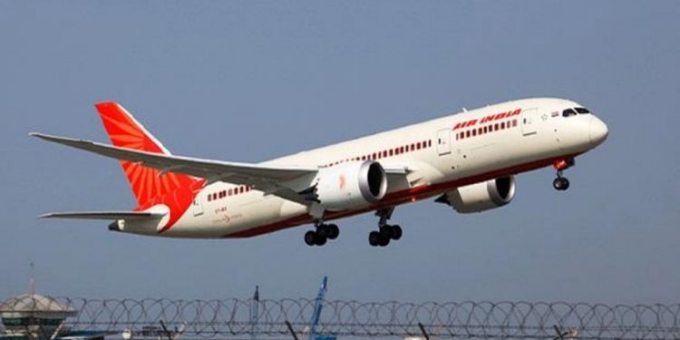 ടിക്കറ്റുണ്ടായിട്ടും യാത്ര നിഷേധിച്ചു; എയർ ഇന്ത്യയ്ക്ക് 10 ലക്ഷം രൂപ പിഴ