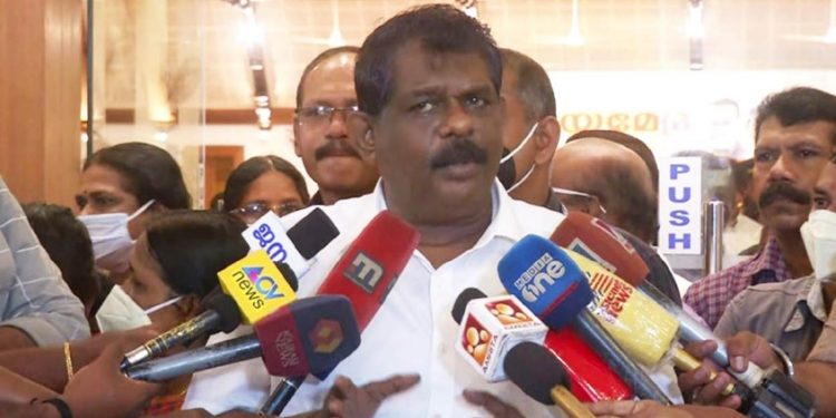 ‘ ധനവകുപ്പിന്റെ സഹായം ലഭിക്കണം ’ ; ശമ്പളത്തിൽ ഉറപ്പുപറയാതെ ഗതാഗതമന്ത്രി