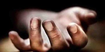 പ്രഭാത സവാരിക്കിടെ വൈദ്യുതി കമ്പിയില്‍ നിന്ന് ഷോക്കേറ്റു, വൃദ്ധ മരിച്ചു, മകനും കൊച്ചുമകനും രക്ഷപ്പെട്ടു