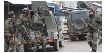 ജമ്മു കശ്മീരിൽ ഭീകരരുമായി ഏറ്റുമുട്ടൽ ; ഹിസ്ബുൾ സീനിയർ കമാൻഡറെ സൈന്യം വധിച്ചു