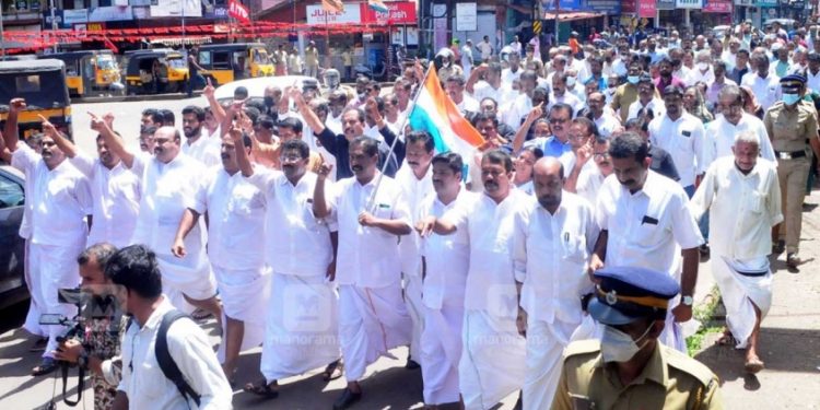 കരിദിനം: നാടാകെ പ്രതിഷേധം,സംഘർഷം; എൻ.കെ.പ്രേമചന്ദ്രന് പരുക്ക്