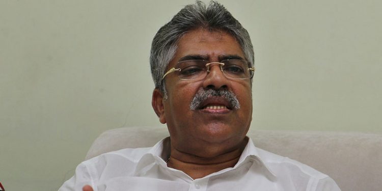 പി.സി.ജോർജിനു ജാമ്യം ലഭിക്കാൻ ഇടപെട്ടു ; കെമാൽ പാഷയ്ക്കെതിരെ പരാതി