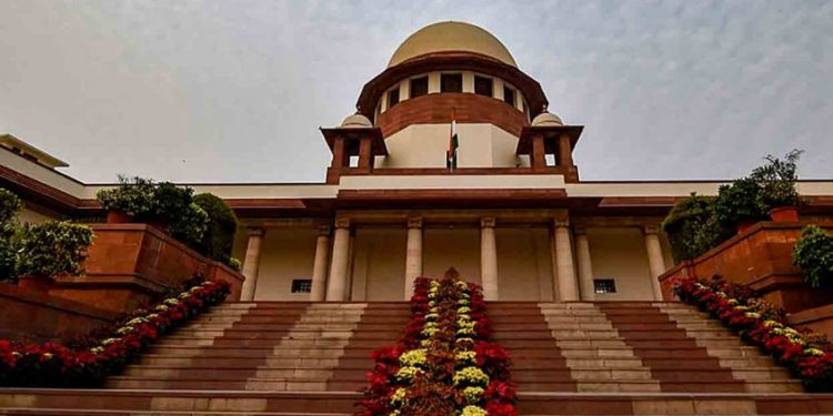 അവിവാഹിതയാണെന്ന കാരണത്താല് ഗര്ഭഛിദ്രം നിഷേധിക്കാനാകില്ല: സുപ്രീം കോടതി