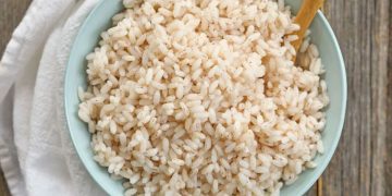 പ്രഷർ കുക്കറിൽ ചോറ് വേവിക്കുമ്പോൾ ഈ കാര്യങ്ങൾ ശ്രദ്ധിക്കാം, കുഴഞ്ഞു പോകില്ല