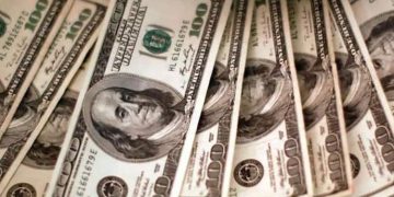 മാന്ദ്യ ഭീതി , യൂറോ ഇടിഞ്ഞു ; 20 വർഷത്തിന് ശേഷം ഡോളറിനൊപ്പം