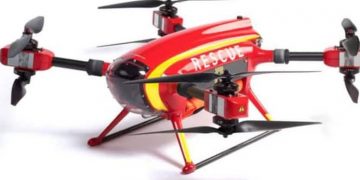 കടലില്‍ മുങ്ങിത്താഴുന്ന കുട്ടിയെ രക്ഷപ്പെടുത്തി ഡ്രോണ്‍!