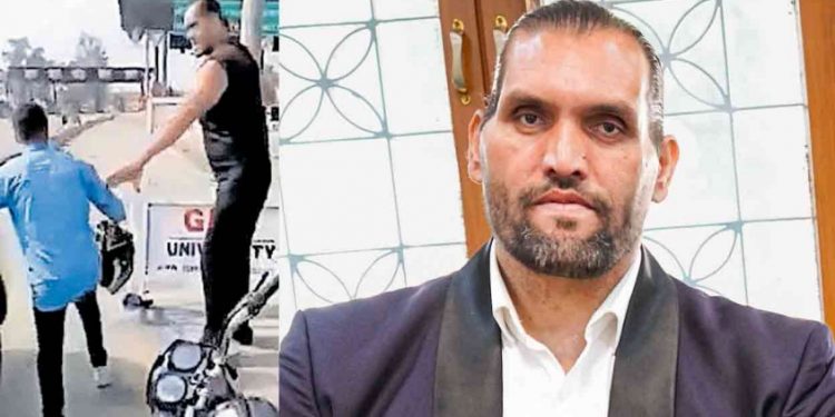 ഗുസ്തി താരം ഗ്രേറ്റ് ഖലി ടോൾ ജീവനക്കാരനെ തല്ലിയെന്നു പരാതി