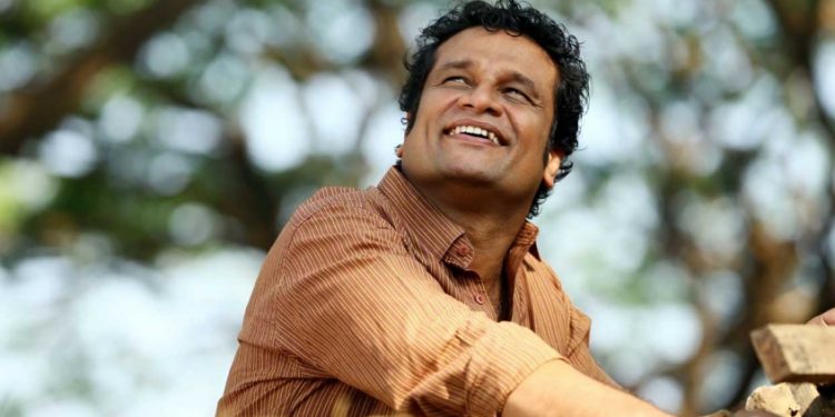 ‘പിണറായിക്ക് മദനിയുടെ കൂടെ വേദി പങ്കിടാമെങ്കിൽ…’: വിവാദത്തിൽ ഹരീഷ് പേരടി