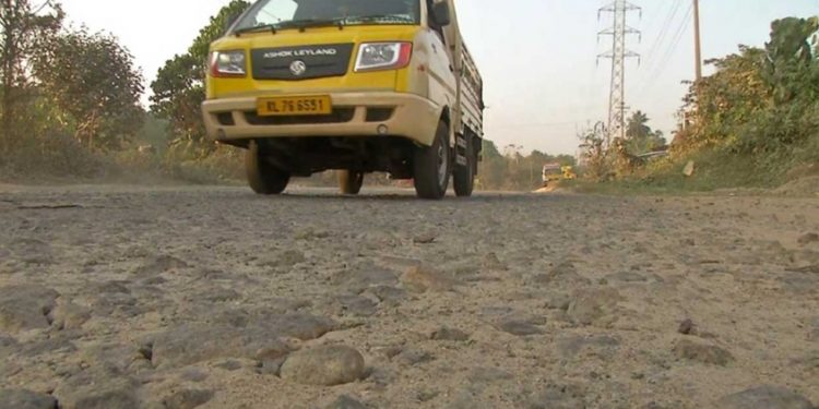 കല്‍പറ്റ ബൈപാസ് നിര്‍മാണത്തില്‍ വീഴ്ച; രണ്ട് ഉദ്യോഗസ്ഥര്‍ക്ക് സസ്പെന്‍ഷന്‍