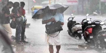 വടക്കൻ ജില്ലകളിൽ അതിശക്തമായ മഴ തുടരുന്നു ; നാല് ജില്ലകളിൽ ഓറഞ്ച് അലർട്ട്