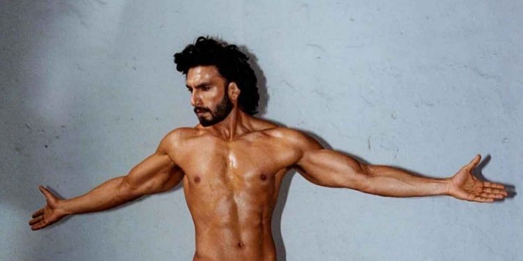 നഗ്ന ഫോട്ടോഷൂട്ട്: ബോളിവുഡ് താരം രൺവീറിനെതിരെ കേസെടുത്ത് പൊലീസ്