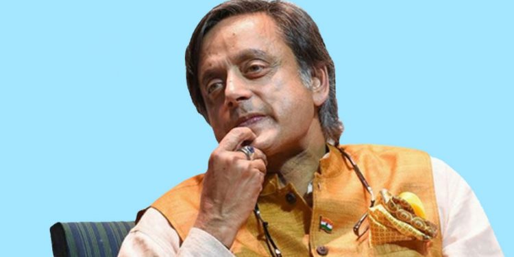 ഭരണഘടനയെ അധിക്ഷേപിക്കാൻ ആർക്കും കഴിയില്ല: ശശി തരൂർ എംപി