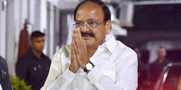 ഒന്നാം വയസിൽ നഷ്ടമായ അമ്മയെ ഓര്‍ത്ത് വിതുമ്പി വെങ്കയ്യ നായിഡു, പാര്‍ലമെന്റിൽ യാത്രയയപ്പ്