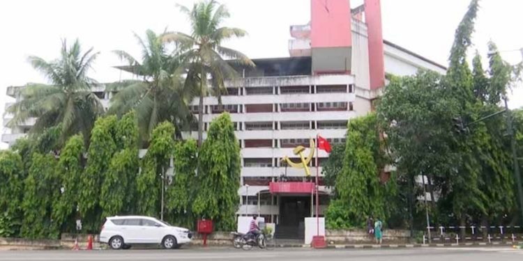 മന്ത്രിമാർക്ക് യാത്രയ്ക്ക് മടി, പ്രവർത്തനം ദയനീയം: സിപിഎം സംസ്ഥാന സമിതിയില്‍ രൂക്ഷവിമര്‍ശനം
