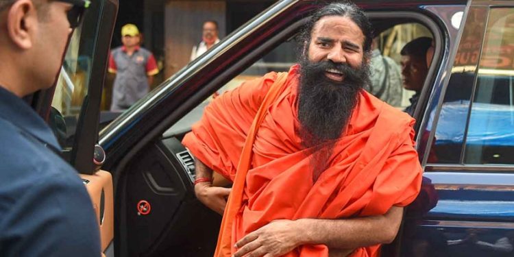 എന്തിനാണ് അലോപ്പതി ഡോക്ടർമാരെ കുറ്റം പറയുന്നത്?: രാംദേവിനോട് സുപ്രീംകോടതി