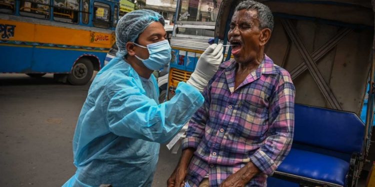 പുതുതായി 16,561 കോവിഡ് കേസുകൾ; സ്വാതന്ത്ര്യാദിനം ആഘോഷമാകാം, ആൾക്കൂട്ടം വേണ്ട