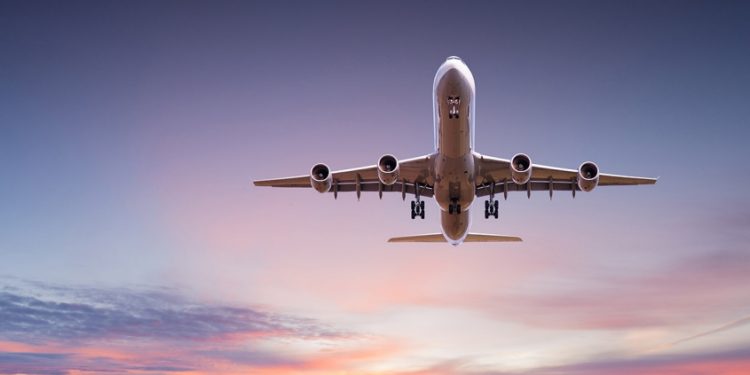 കൂർക്കം വലിച്ചുറങ്ങി പൈലറ്റുമാർ; റൺവേ പിന്നിട്ടിട്ടും വിമാനം 37,000 അടി മുകളിൽ!