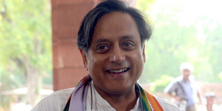 കോണ്‍ഗ്രസ് പ്രസിഡന്റാകാന്‍ മത്സരിക്കുമോ?; മൂന്നാഴ്ച കഴിഞ്ഞ് അറിയാമെന്ന് തരൂര്‍