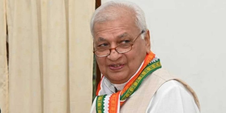 പോരിനുറച്ച് ഗവർണർ; സേർച്ച് കമ്മിറ്റി പ്രതിനിധിയുടെ പേരു നൽകാൻ വിസിക്ക് കത്ത്