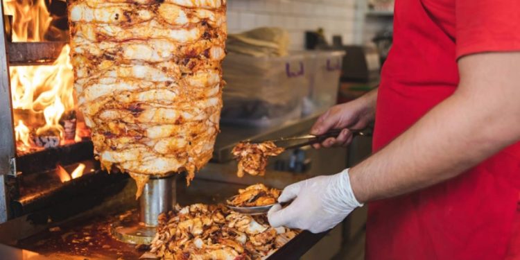 ഷവര്മ മാര്ഗനിര്ദേശം പാലിച്ചില്ലെങ്കിൽ കുരുക്ക്; ഓണക്കാലത്ത് പ്രത്യേക പരിശോധന