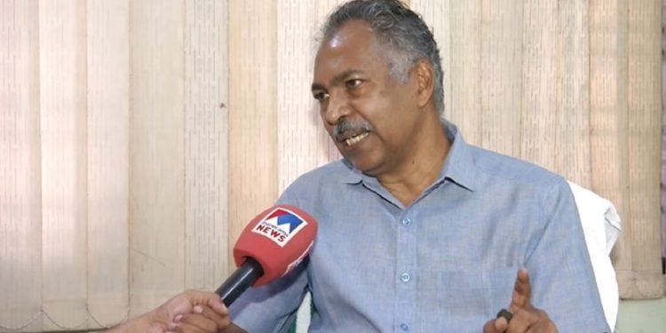 പൊലീസുകാർ ഇൻഷുറൻസ് ഏജന്റുമാരായി വേഷമിട്ടു, അന്വേഷണത്തിൽ തെളിഞ്ഞത് 25 വർഷം പഴക്കമുള്ള കേസ്