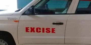 വാളയാറില്‍ വാഹന പരിശോധനയ്ക്കിടെ 14.250 കിലോ കഞ്ചാവ് പിടികൂടി