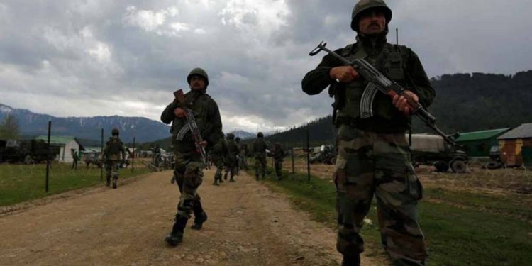 കശ്മീരിൽ 2 ഭീകരരെ സൈന്യവും പൊലീസും ചേർന്ന് വധിച്ചു