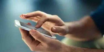 ഫോളോവേഴ്സ് കുറവ്; ഭാര്യ കുളിക്കുന്ന വീഡിയോ ഫേസ്ബുക്കില്‍ പോസ്റ്റ് ചെയ്ത് യുവാവ്, അറസ്റ്റ്