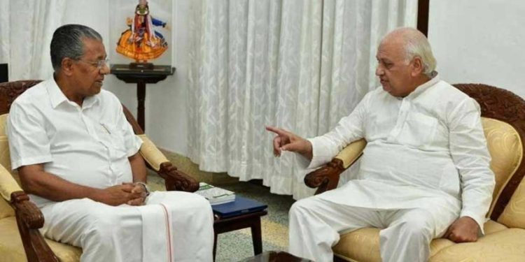 അസാധാരണ നീക്കം; പോരിനിടെ വാർത്താസമ്മേളനം വിളിച്ച് ഗവർണർ