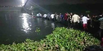 ഗുജറാത്തിൽ തൂക്കുപാലം തകർന്നുള്ള മരണസംഖ്യ 91 ആയി; പ്രധാനമന്ത്രി റോഡ് ഷോ റദ്ദാക്കി