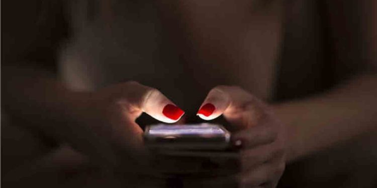 നിർമാതാവിനെ ഹണി ട്രാപ്പിൽ കുരുക്കി; ഹോട്ടലില്‍വച്ച് നഗ്ന ദൃശ്യം പകർത്തി തട്ടിയെടുത്തത് 1.70 കോടി രൂപ