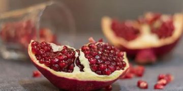 മാതളം പതിവായി കഴിക്കുന്നത് മൂലം അകറ്റാവുന്ന രോഗങ്ങള്‍…