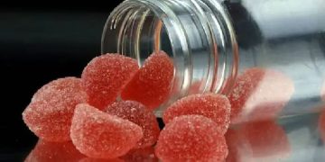 കഞ്ചാവ് അടങ്ങിയ ഗമ്മി കഴിച്ച് നാലുവയസുകാരന്‍ മരിച്ചു; അമ്മയ്ക്കെതിരെ കൊലക്കുറ്റം