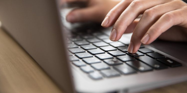 അസിസ്റ്റന്റ്, ക്ലർക്ക് പ്രബേഷൻ: മലയാളം, ഇംഗ്ലിഷ് ടൈപ്പിങ് നിർബന്ധമാക്കി സർക്കാർ