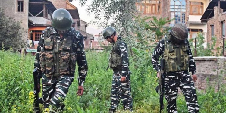 തിരഞ്ഞുപിടിച്ച് കൊലപാതകം; കാശ്മീരി പണ്ഡിറ്റിനെ വെടിവച്ചുകൊന്ന് ഭീകരർ