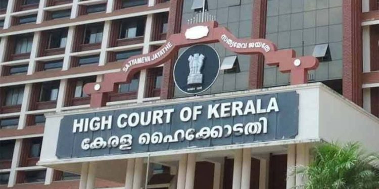 കണ്ണൂർ വിസിയെ രൂക്ഷമായി വിമർശിച്ച് ഹൈക്കോടതി; പടന്നയിലെ കോളജിന്റെ അനുമതി റദ്ദാക്കി