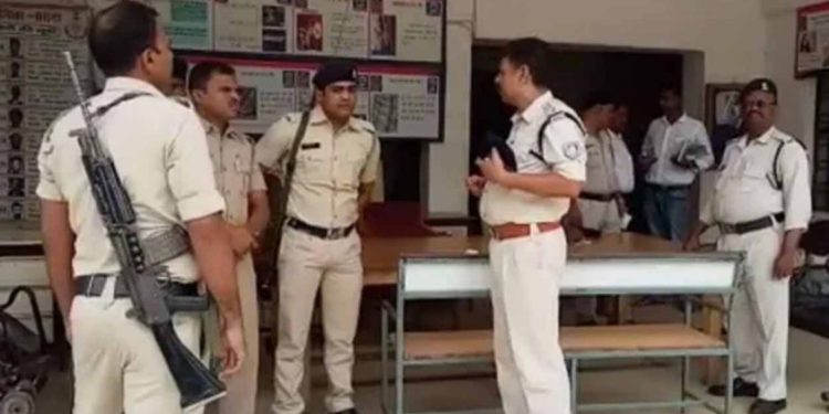 ഭാര്യമാരെ പരസ്പരം കൈമാറുന്നത് വിസമ്മതിച്ചു; യുവതിക്ക് ഭർത്താവിന്റെ പീഡനം