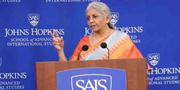 ‘രൂപ പവർഫുൾ’: നിർമല സീതാരാമൻ പറഞ്ഞത് ശരി, കാരണം ഇതാണ്