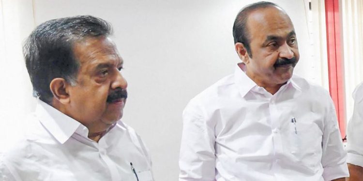 ഗവർണറുടെ നടപടിയിൽ കോണ്ഗ്രസിൽ ഭിന്നാഭിപ്രായം ; പിന്തുണച്ച് വി.ഡി.സതീശനും രമേശ് ചെന്നിത്തലയും രംഗത്തെത്തി