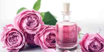 മുഖത്തെ ചുളിവുകള്‍ മുതല്‍ കറുത്ത പാടുകള്‍ വരെ; അറിയാം റോസ് വാട്ടറിന്‍റെ ഗുണങ്ങള്‍…