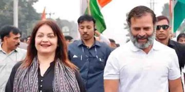 ഭാരത് ജോഡോ യാത്രയിൽ രാഹുൽ ഗാന്ധിക്കൊപ്പം നടന്ന് പൂജ ഭട്ട്